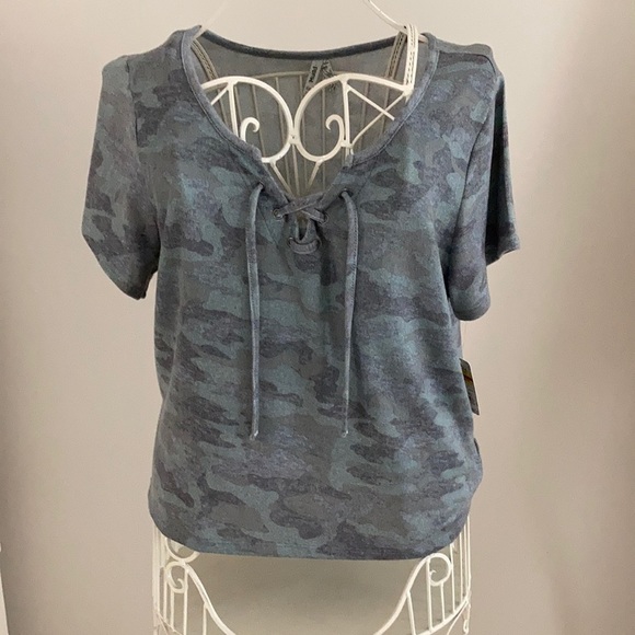 Mudd Tops - 𝅺MUDD short sleeve top